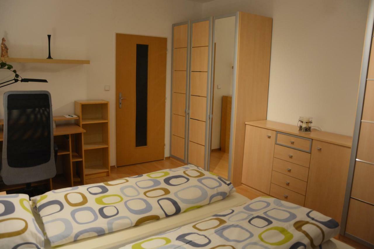 Apartman Zderadova Brno Eksteriør billede