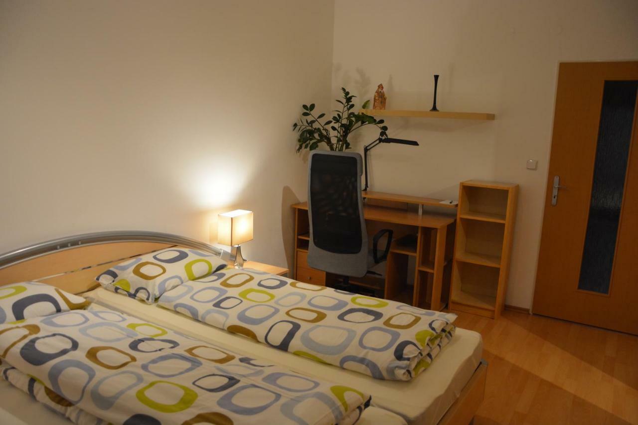 Apartman Zderadova Brno Eksteriør billede
