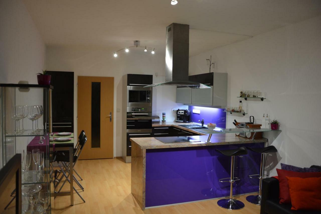 Apartman Zderadova Brno Eksteriør billede