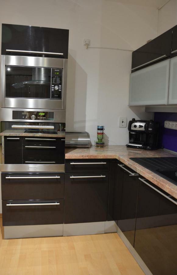 Apartman Zderadova Brno Eksteriør billede