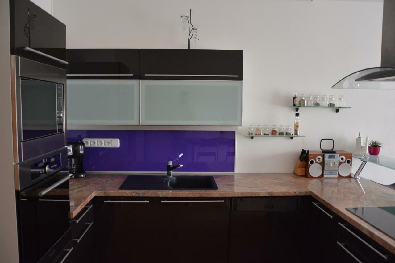Apartman Zderadova Brno Eksteriør billede