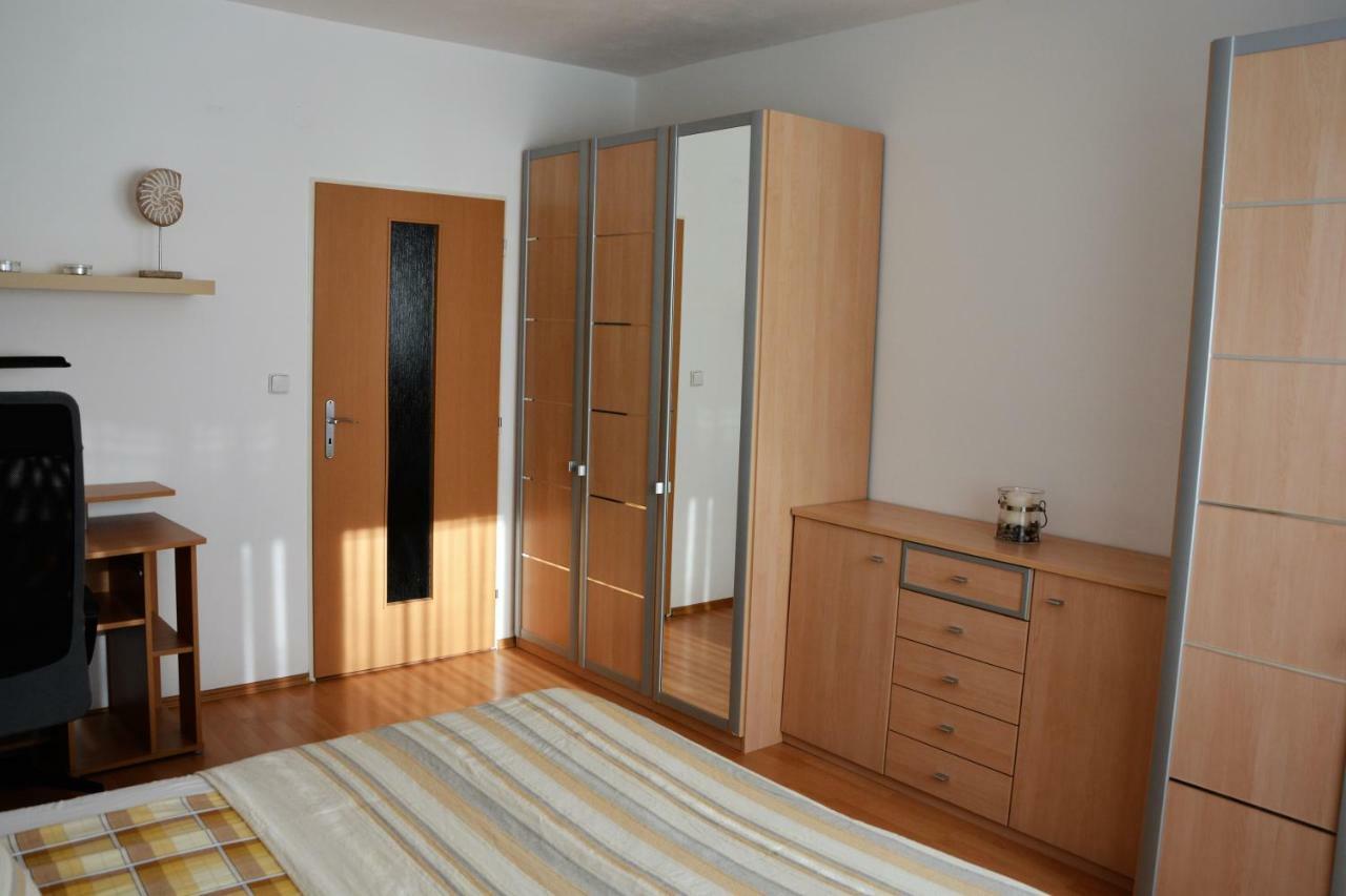 Apartman Zderadova Brno Eksteriør billede