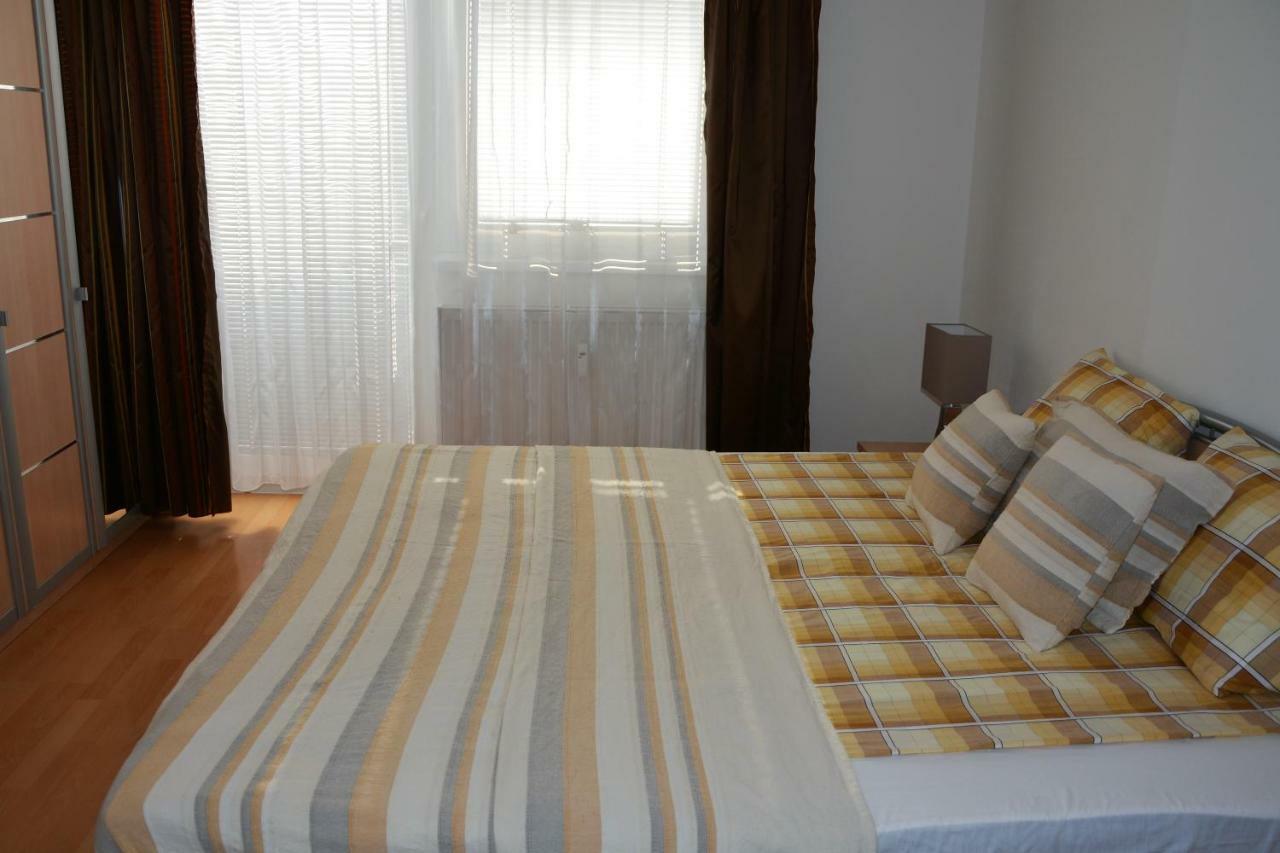 Apartman Zderadova Brno Eksteriør billede